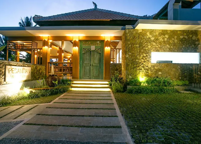 Pesantian And Warung 4*